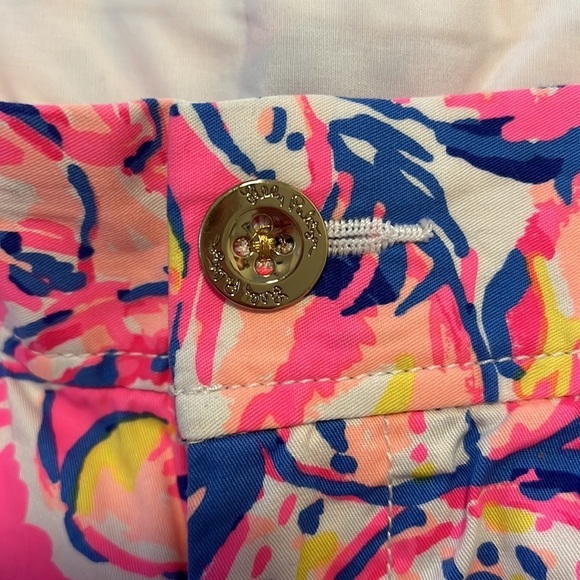 Lilly Pulitzer // The Callahan 5” Short Seashell Print - Picture 3 of 6